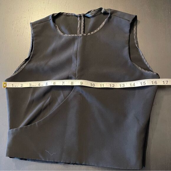 Zara Trafaluc Black Crop Crew Neck Sleeveless Top Side Zip Women’s Size S - Picture 7 of 7